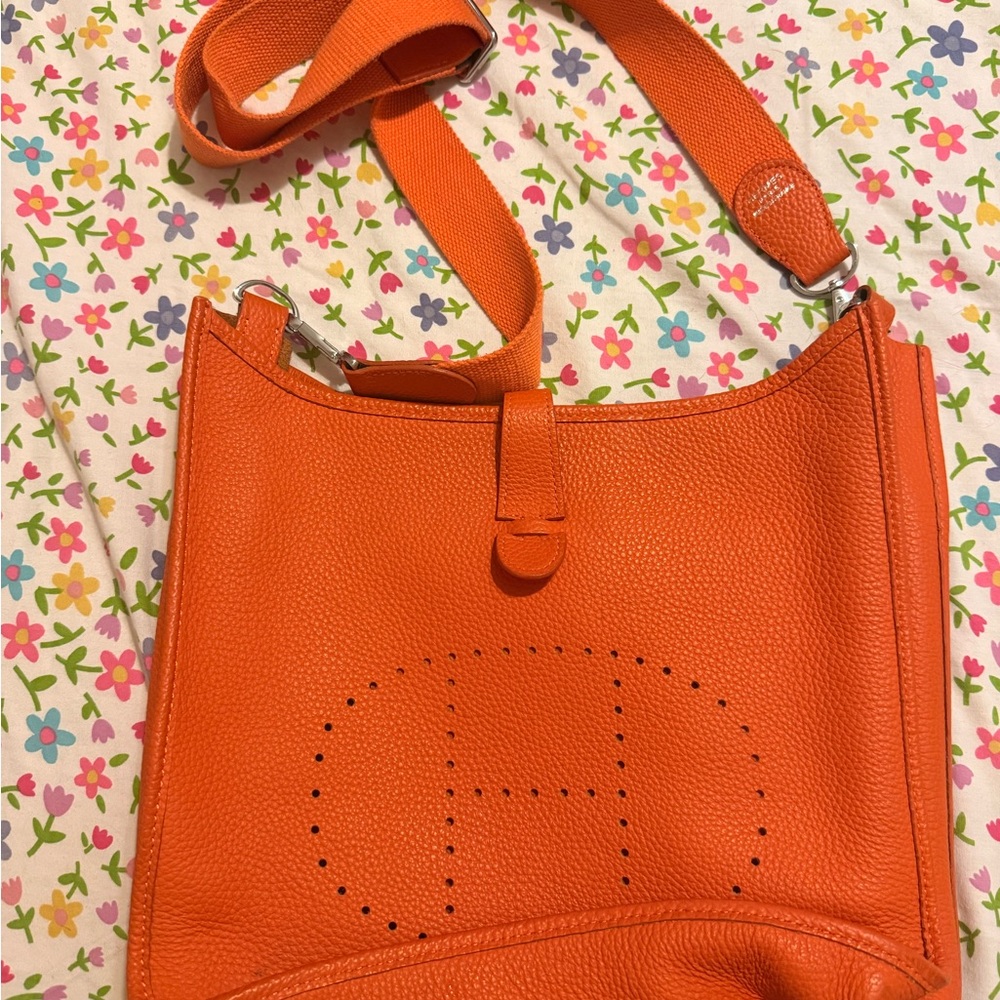 Hermes Vibrant Orange Shoulder Bag - Picture 2 of 2